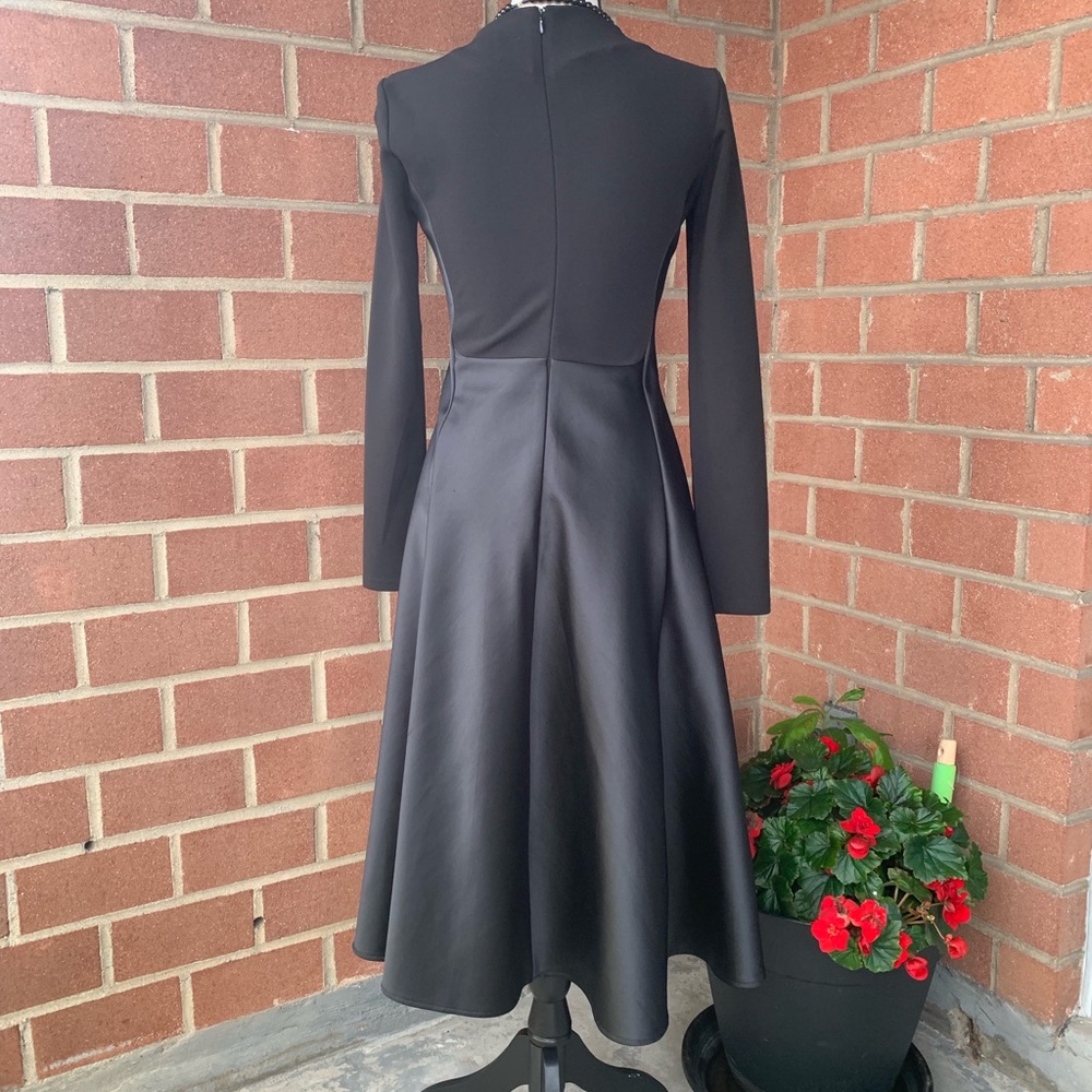 Dress - Picture 2 of 4